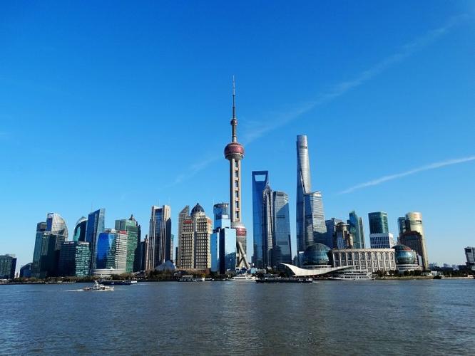 虚实融合、内容出海，卧龙娱乐如何定义下一代娱乐公司？